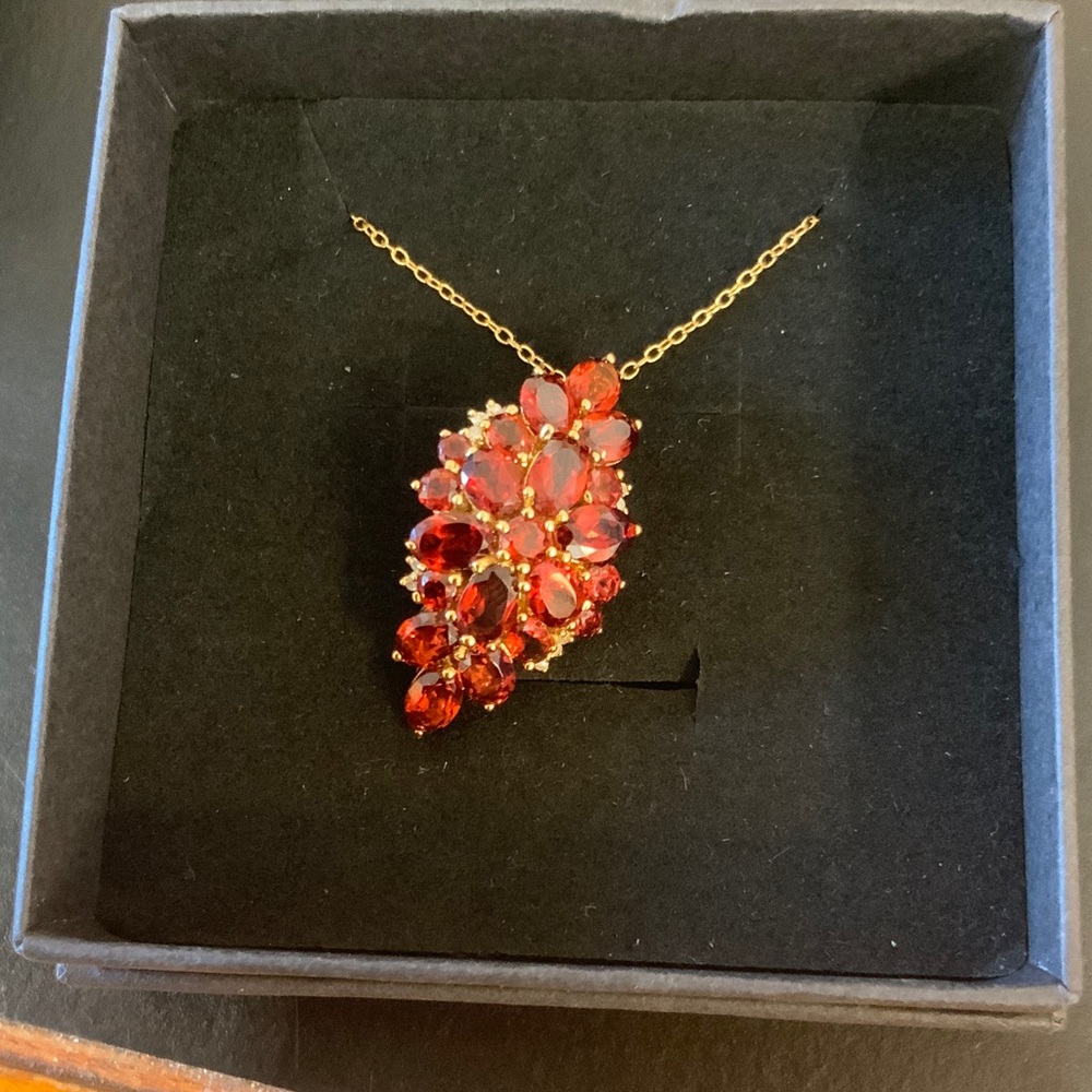 Elegant Red Floral Necklace